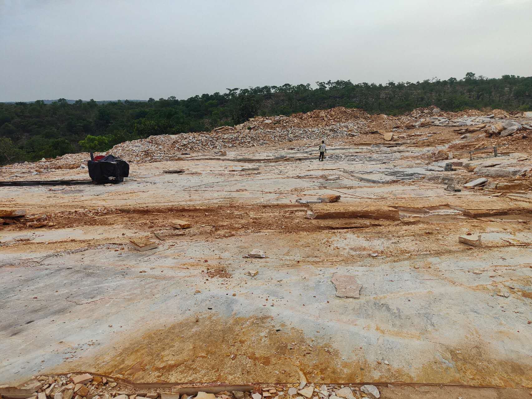 Own Quartz stone quarry