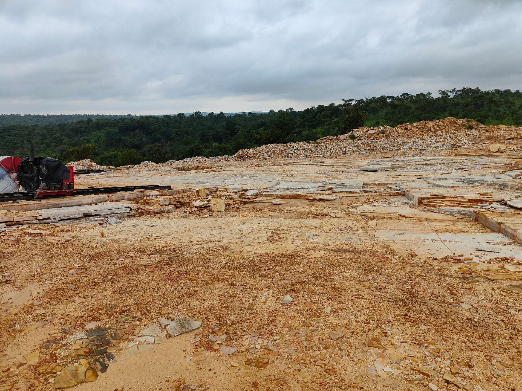 Own Quartz stone quarry